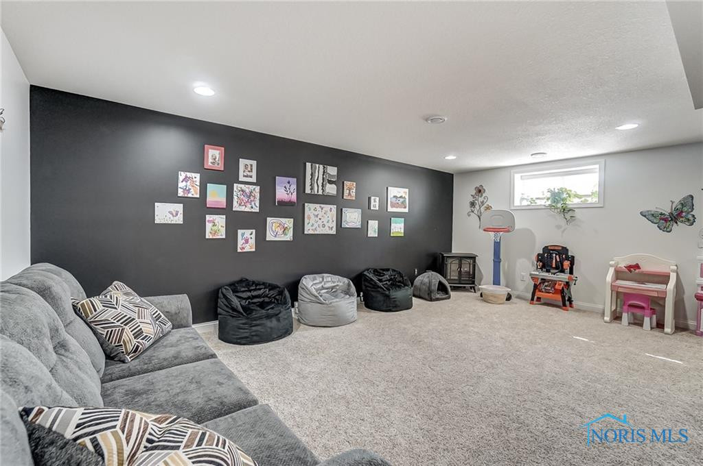 12815 Chickory Drive