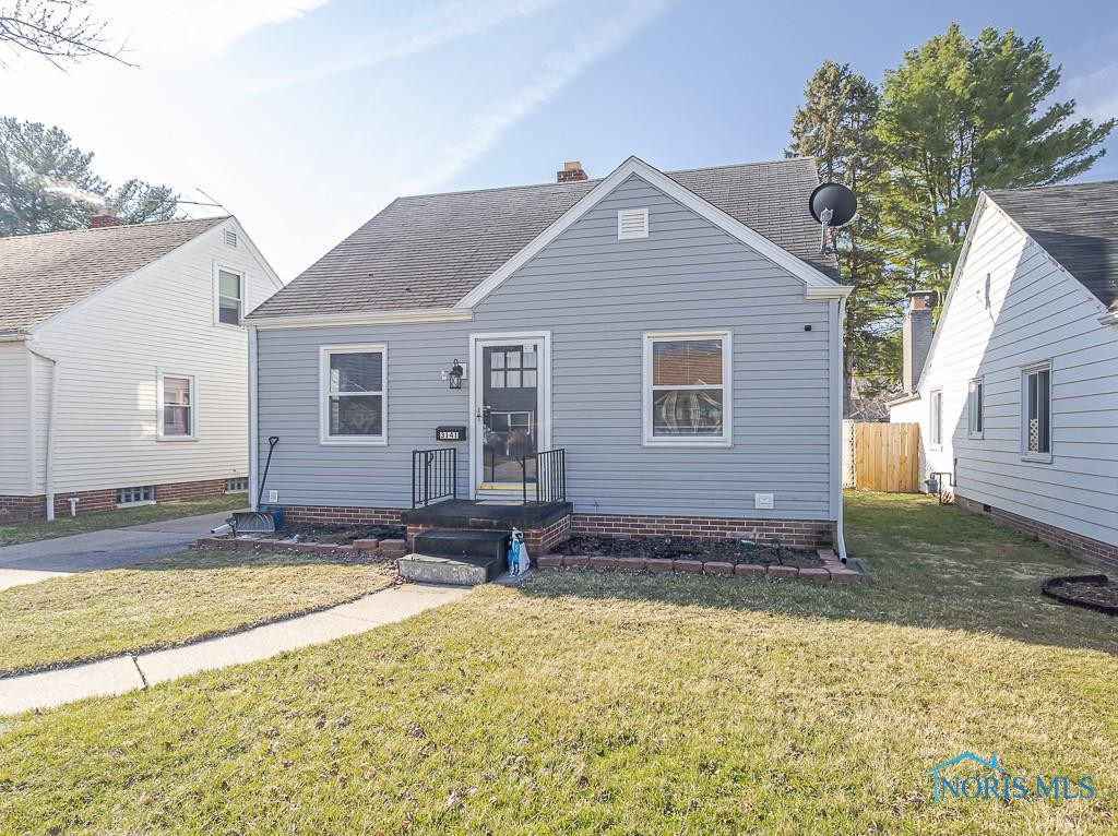 3141 Cragmoor Avenue