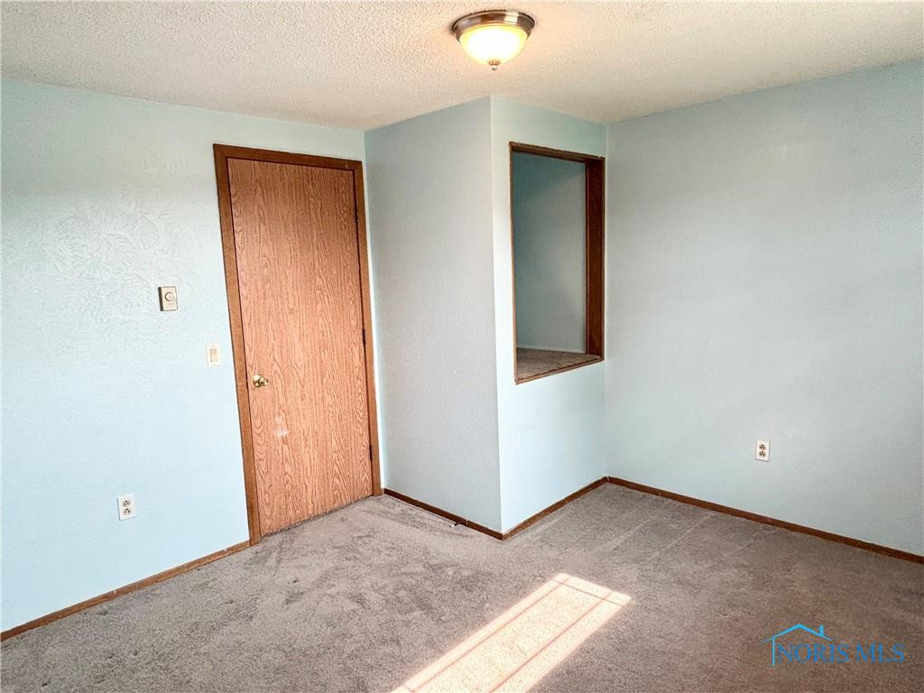 1105 S Lallendorf Road