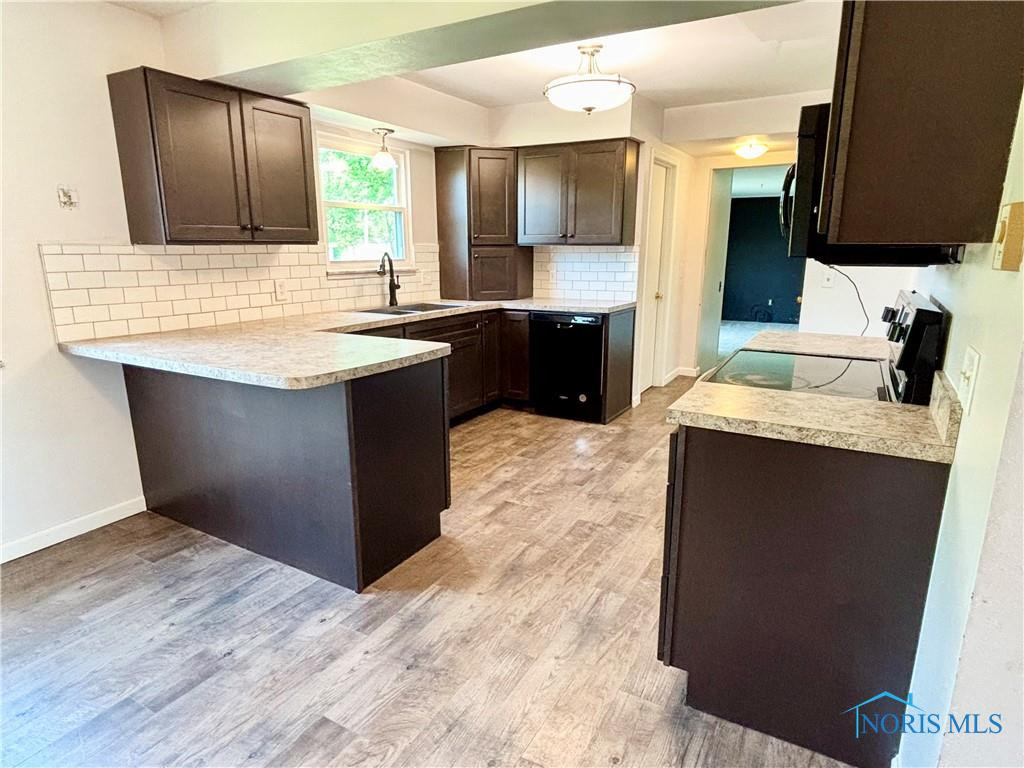 1105 S Lallendorf Road