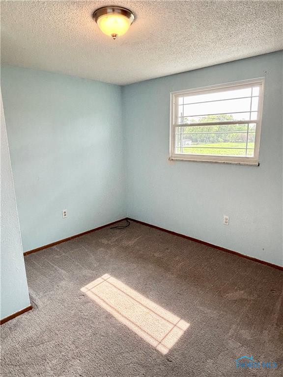 1105 S Lallendorf Road