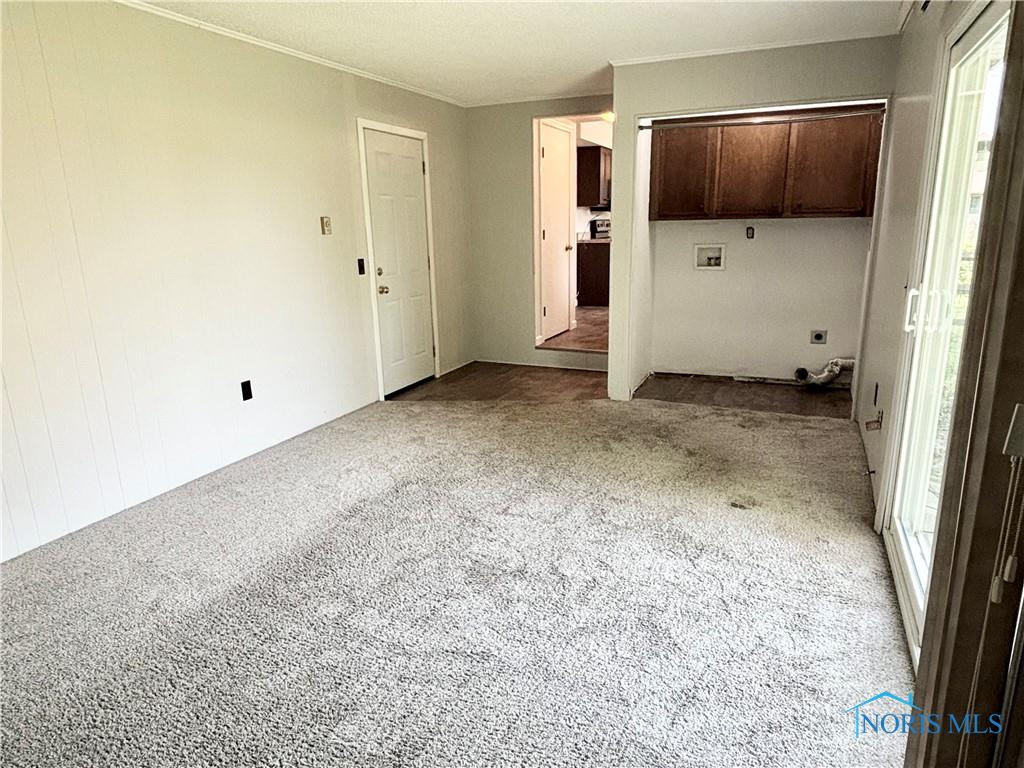 1105 S Lallendorf Road