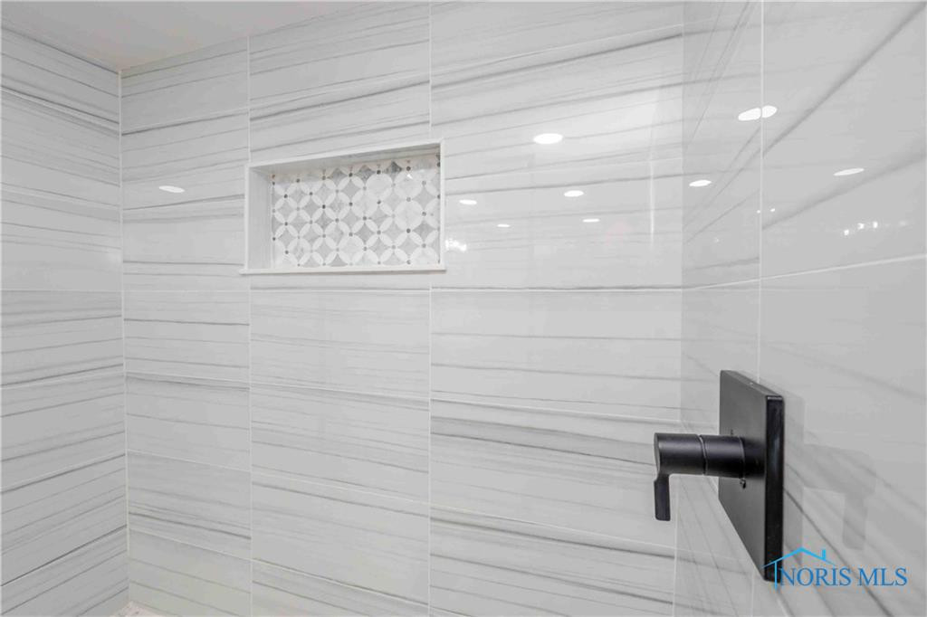 12342 W State Route 105