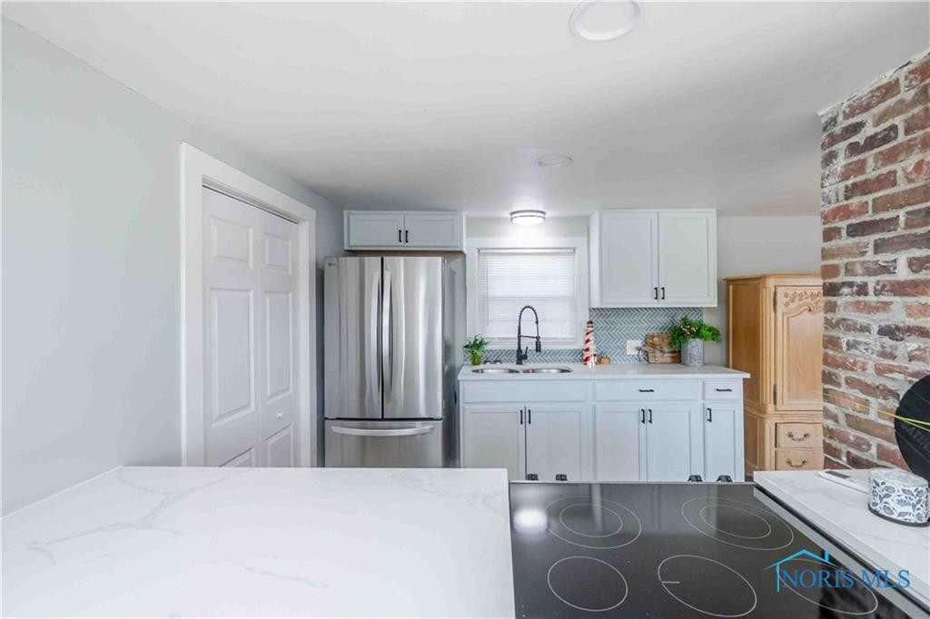 12342 W State Route 105