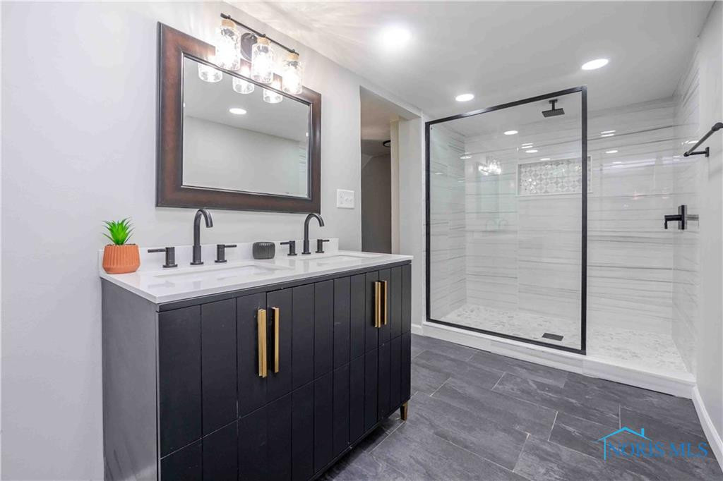 12342 W State Route 105