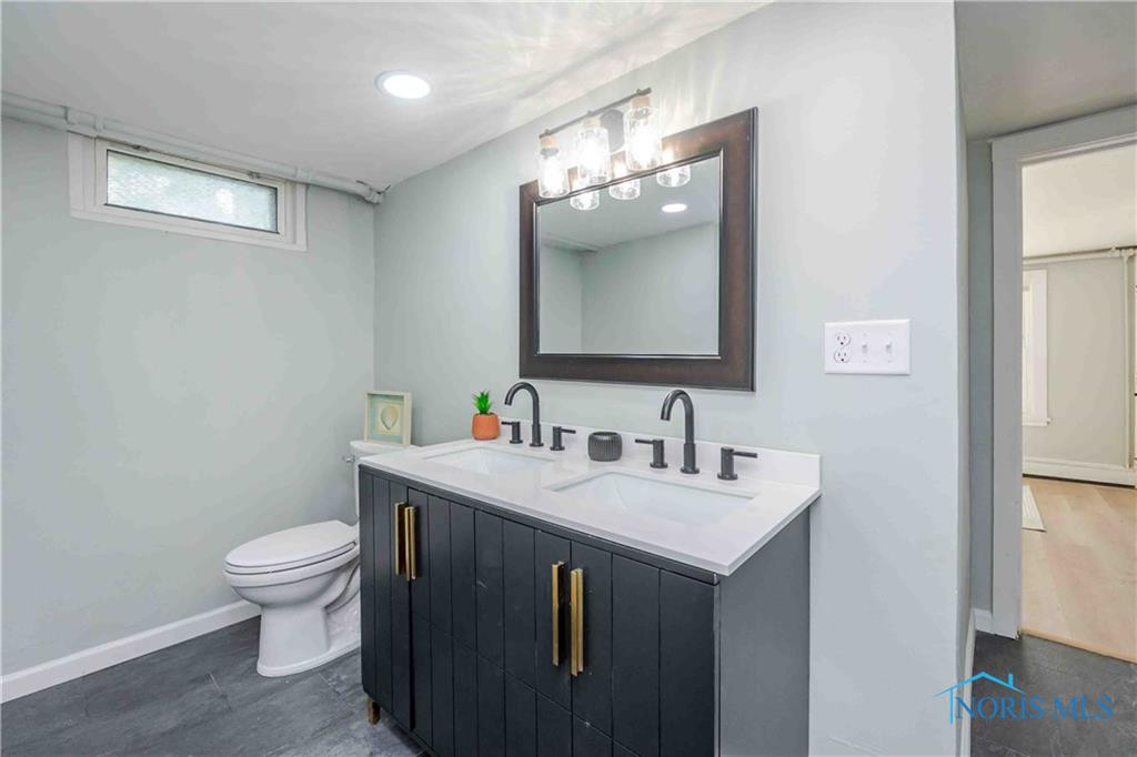 12342 W State Route 105