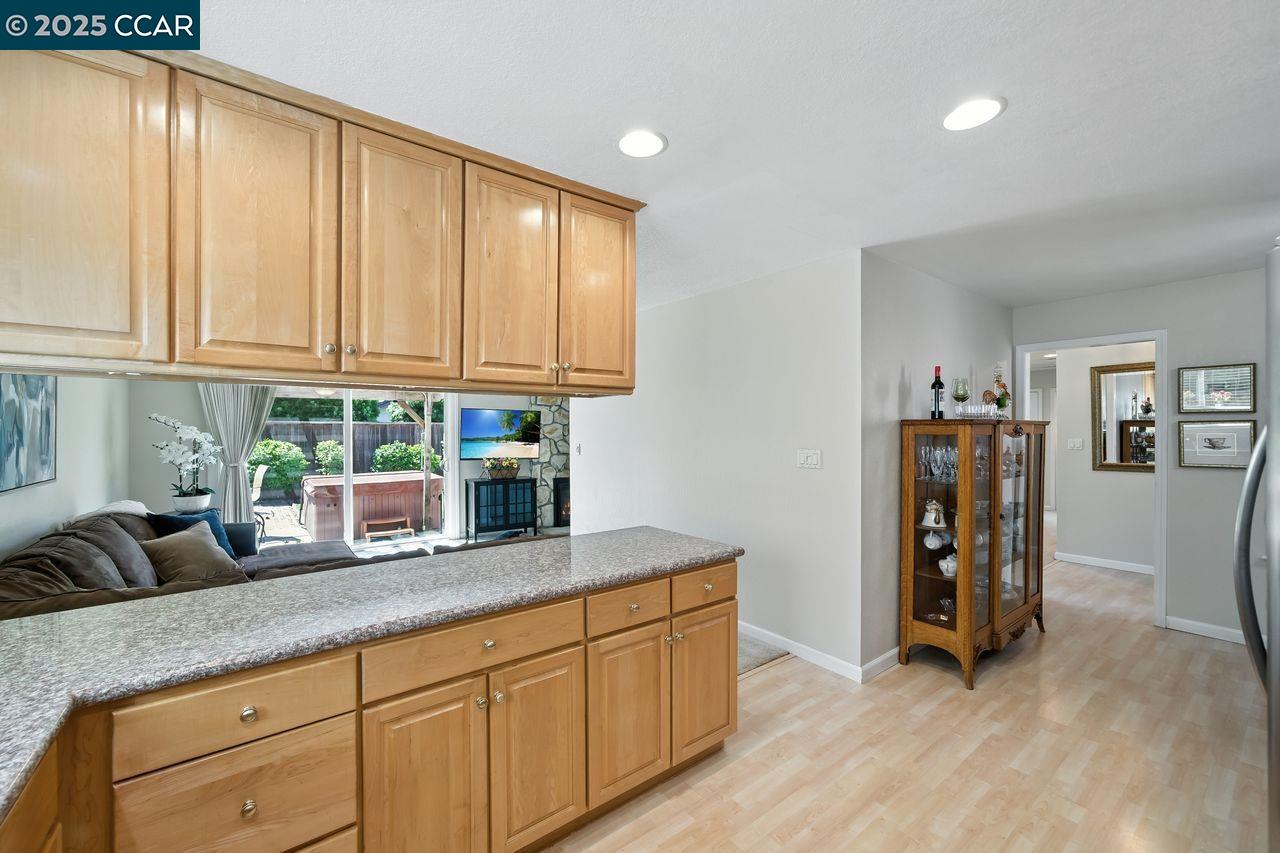 2886 Saint Denis Dr