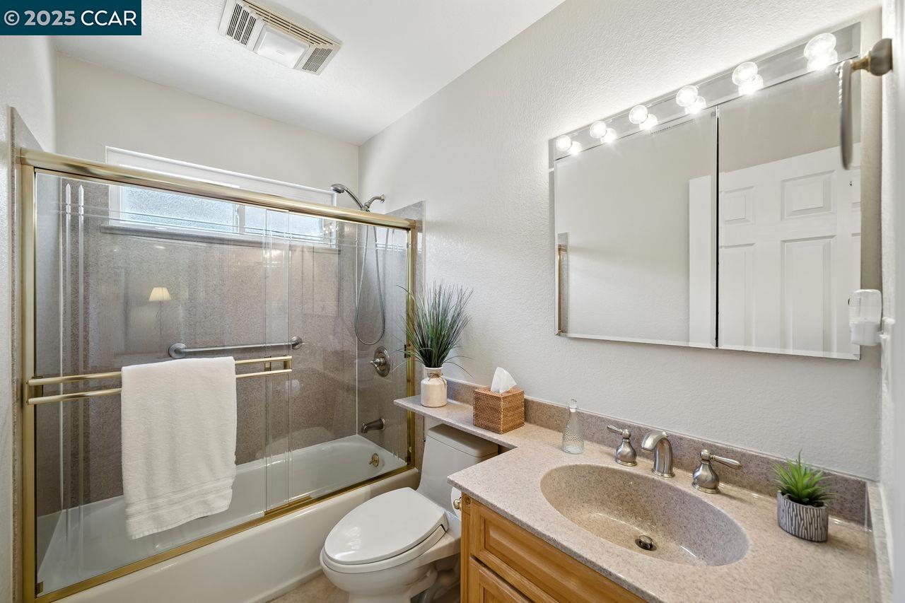 2886 Saint Denis Dr