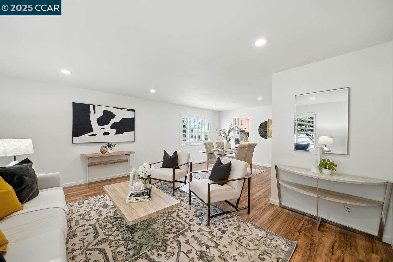2537 Dos Rios Dr