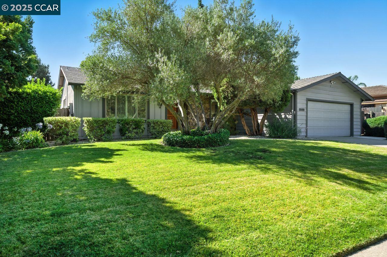 2537 Dos Rios Dr