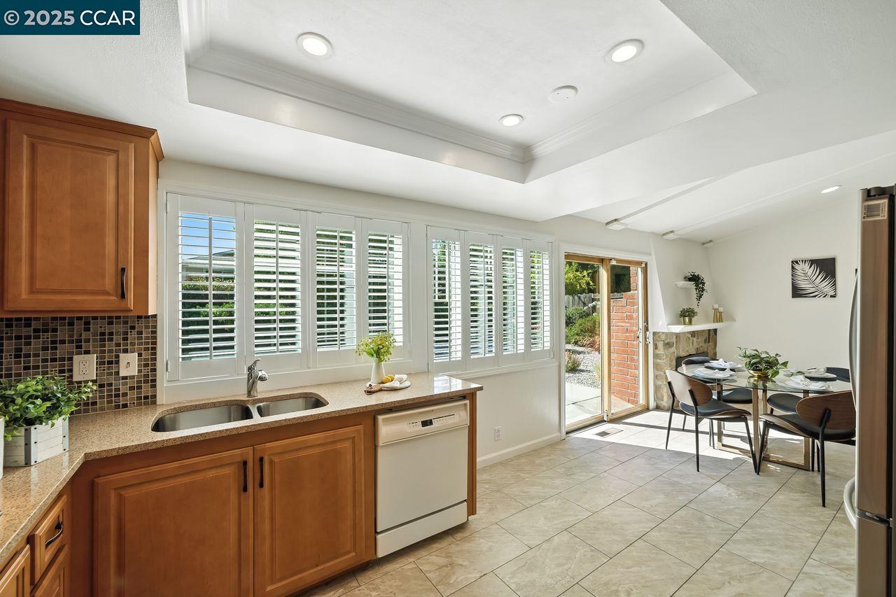 2537 Dos Rios Dr