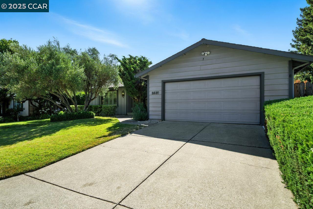 2537 Dos Rios Dr