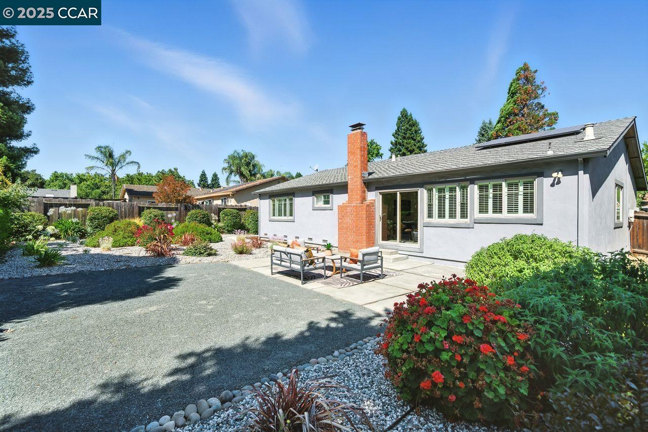2537 Dos Rios Dr