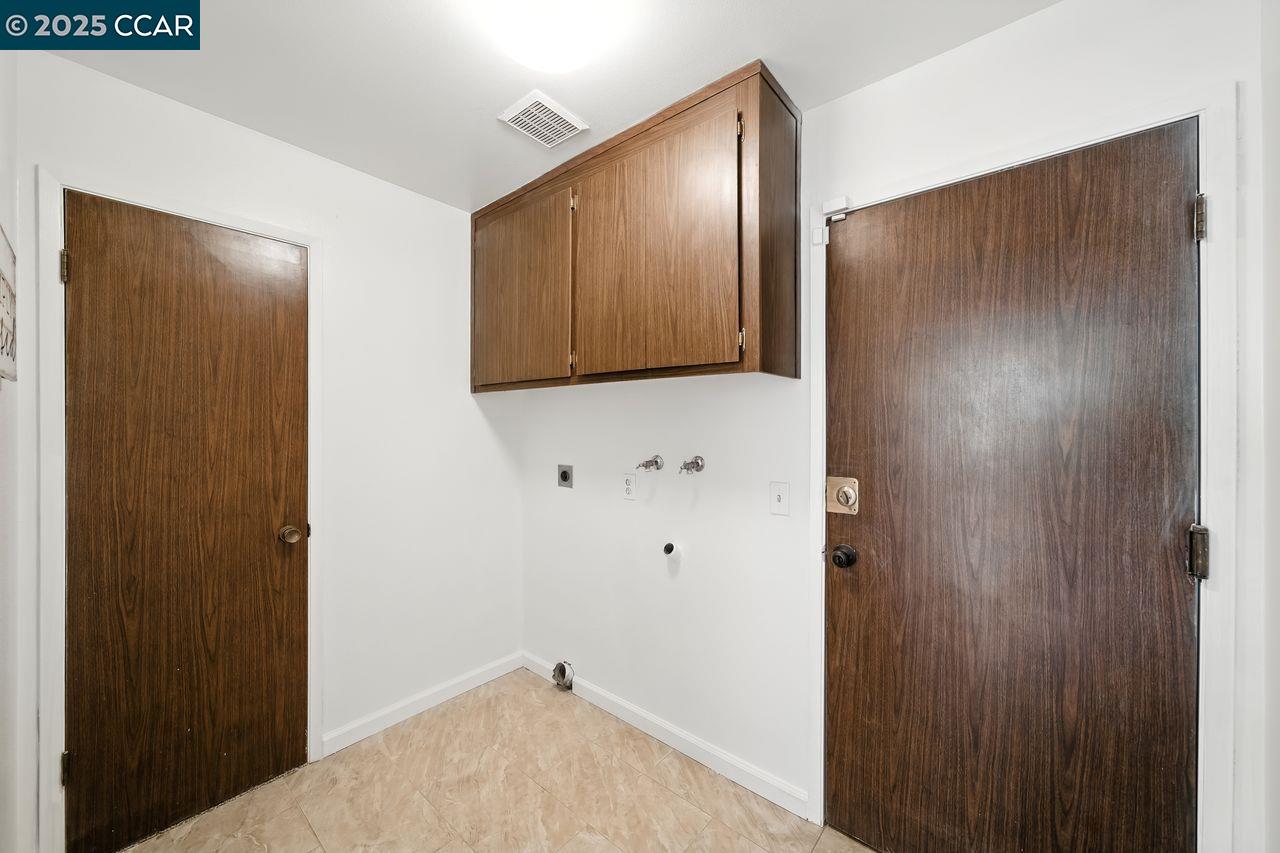 2537 Dos Rios Dr