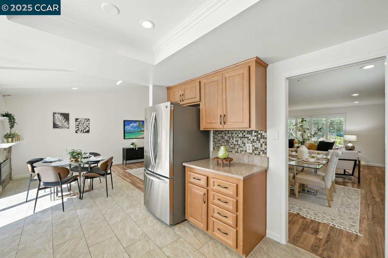 2537 Dos Rios Dr