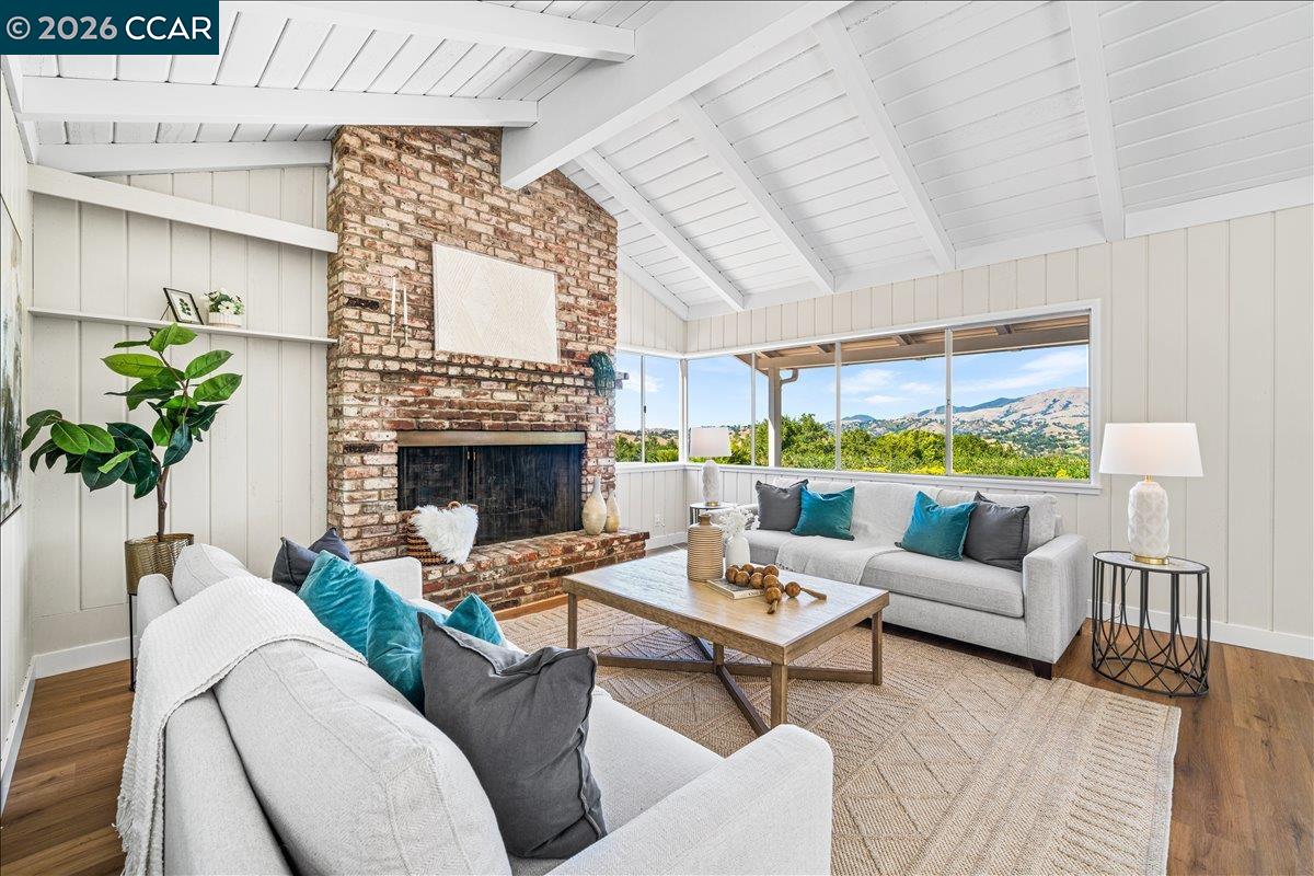 300 Oak View Ter