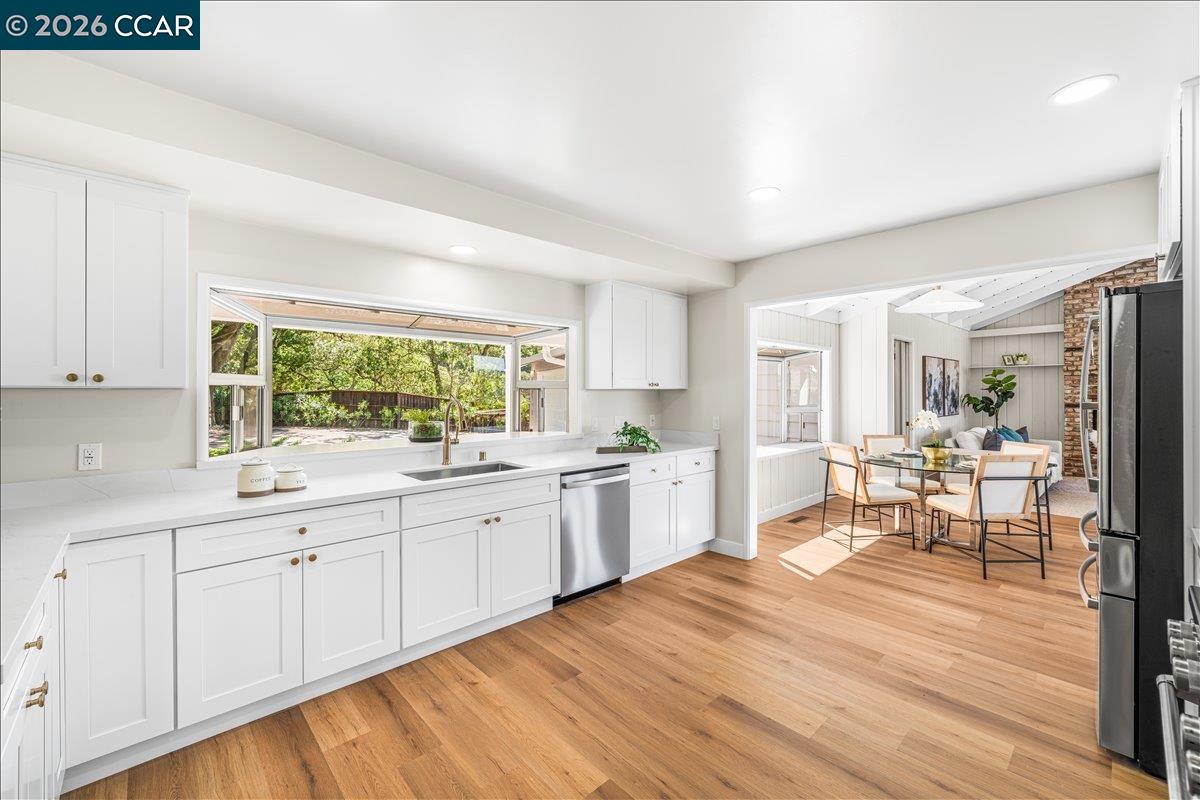 300 Oak View Ter