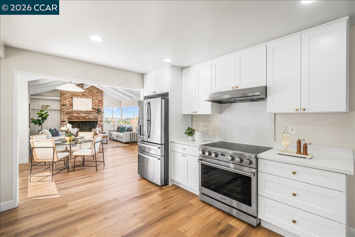 300 Oak View Ter