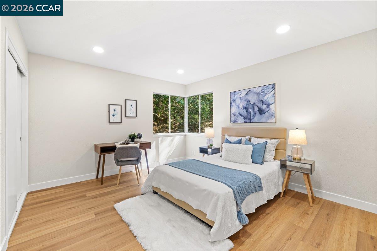 300 Oak View Ter