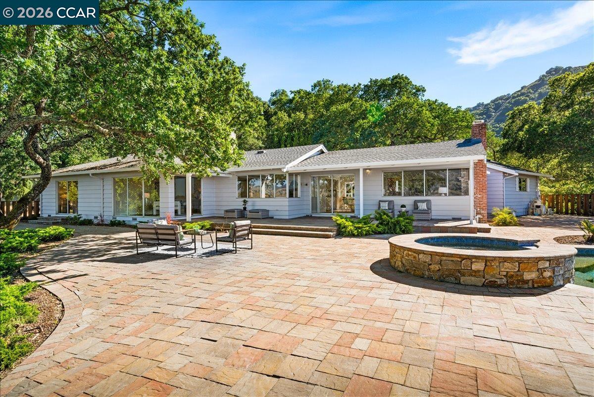 300 Oak View Ter