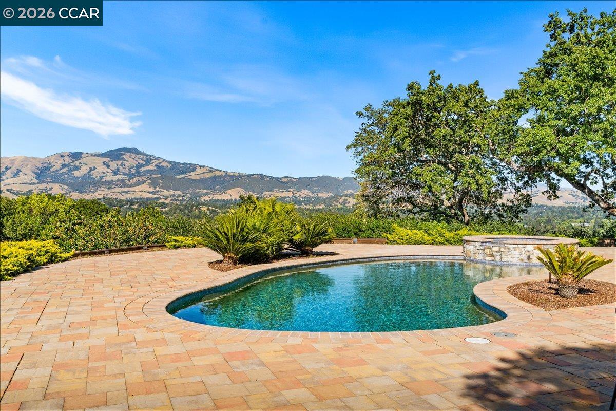 300 Oak View Ter