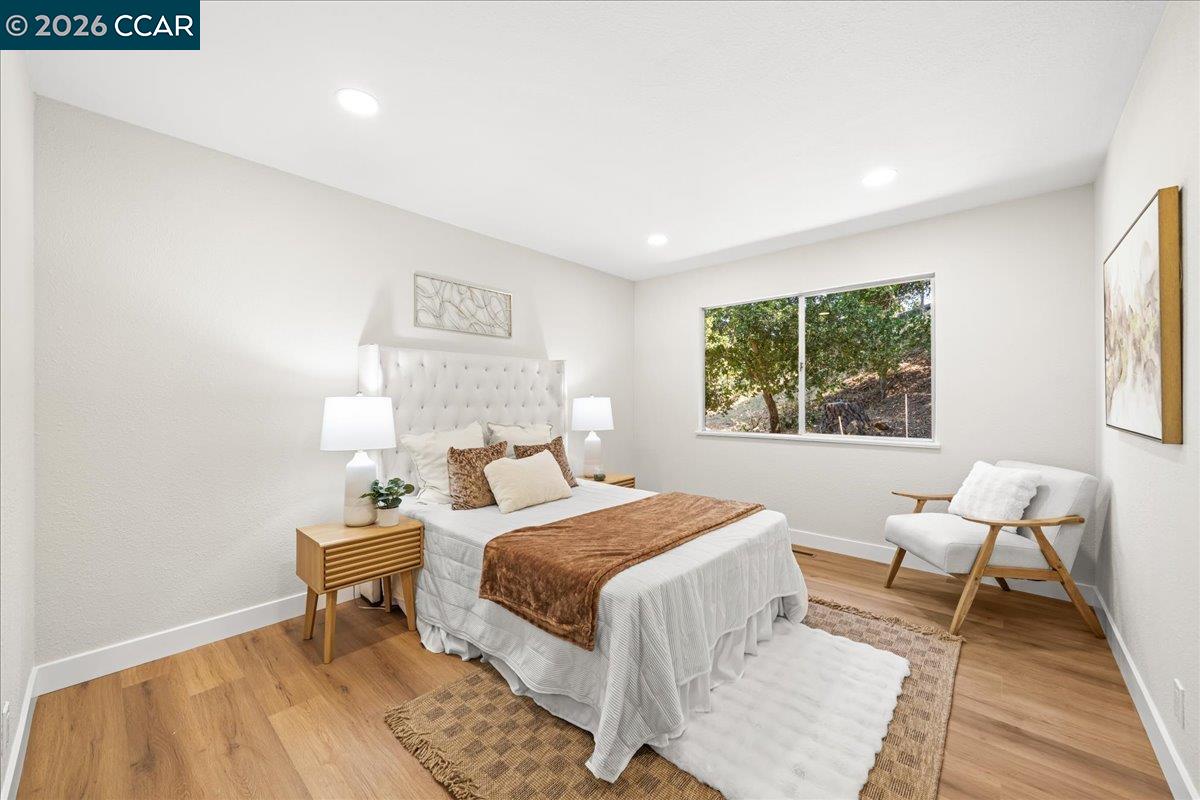 300 Oak View Ter