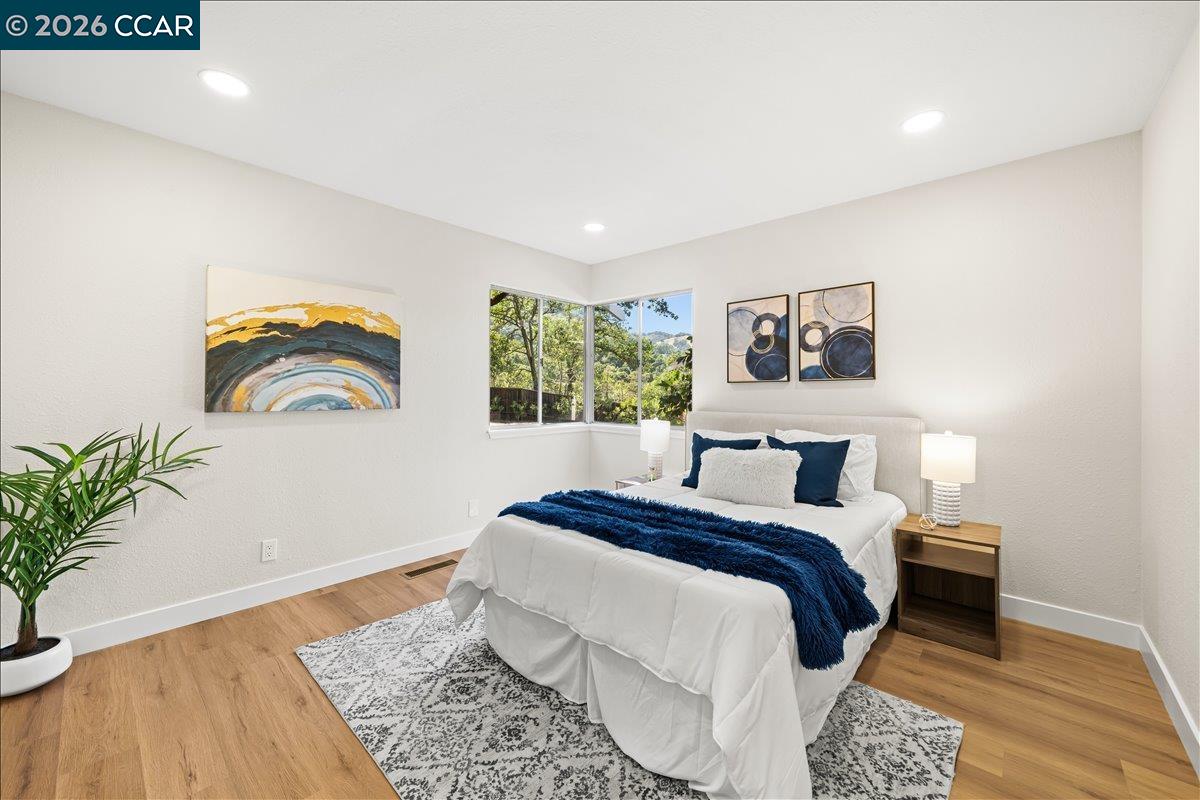 300 Oak View Ter