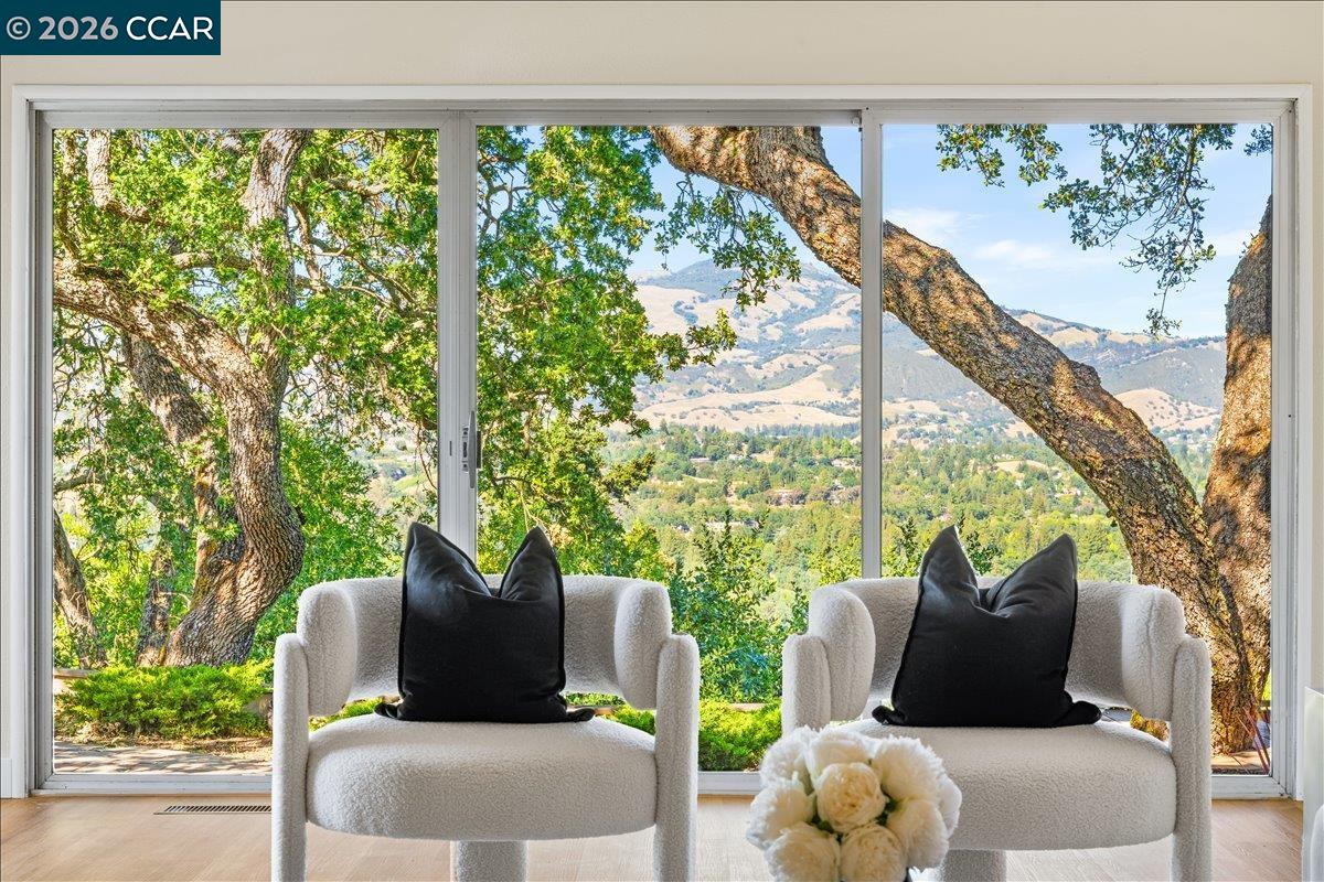 300 Oak View Ter