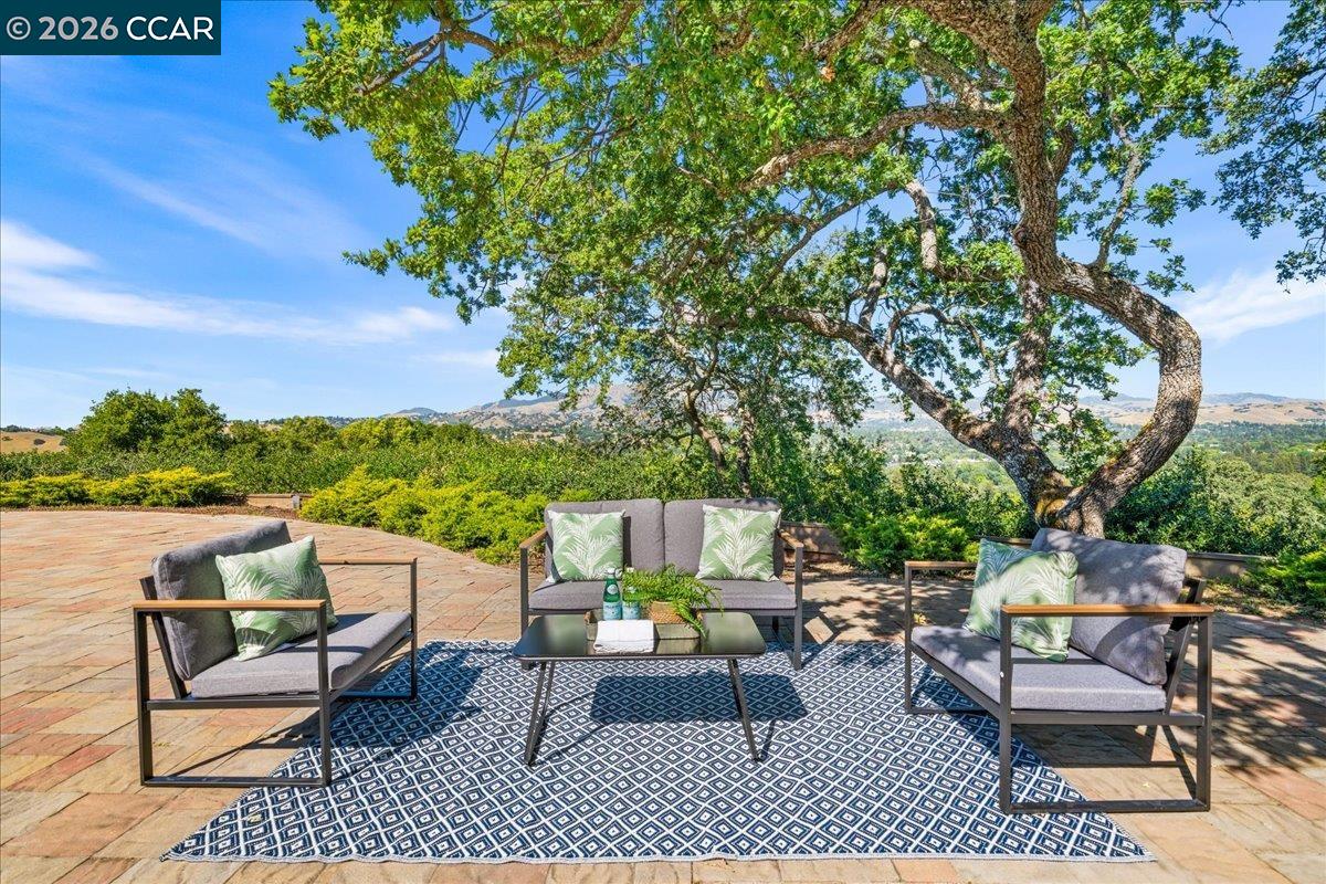 300 Oak View Ter