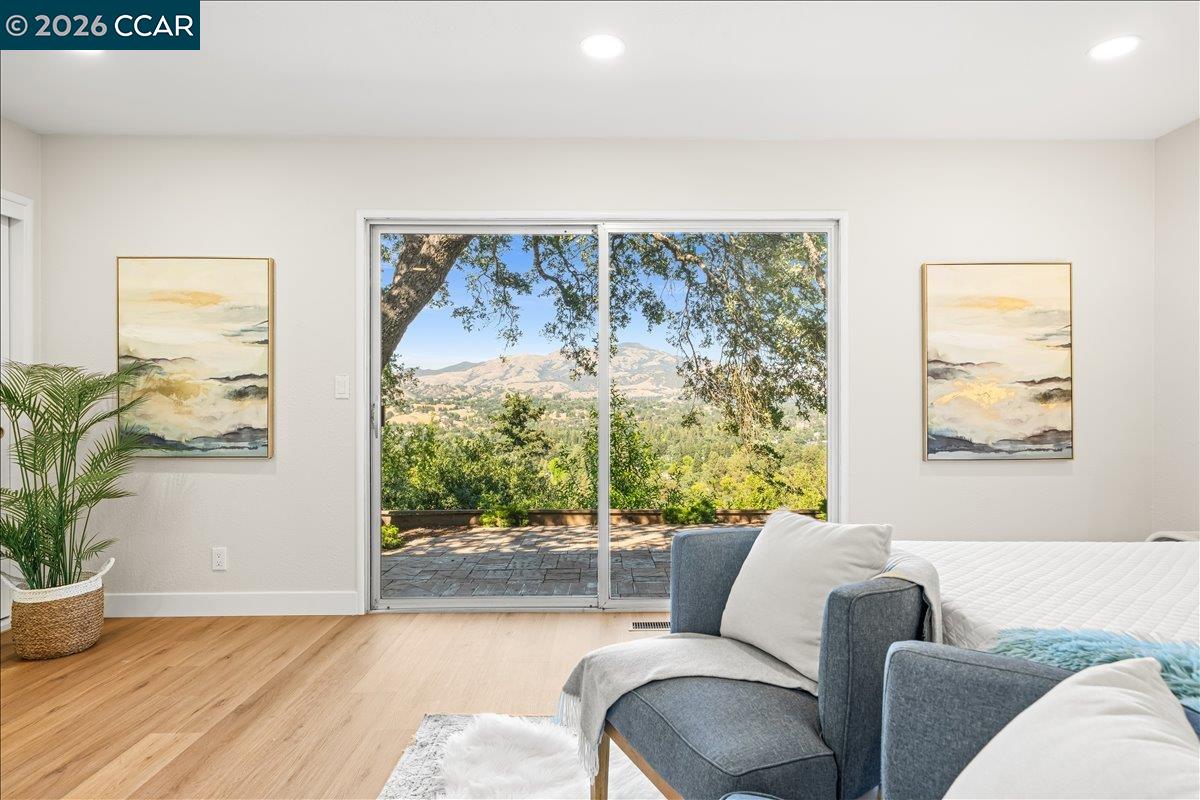 300 Oak View Ter