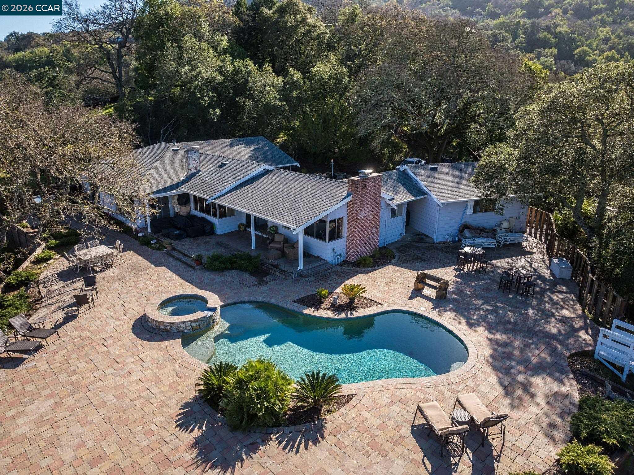 300 Oak View Ter