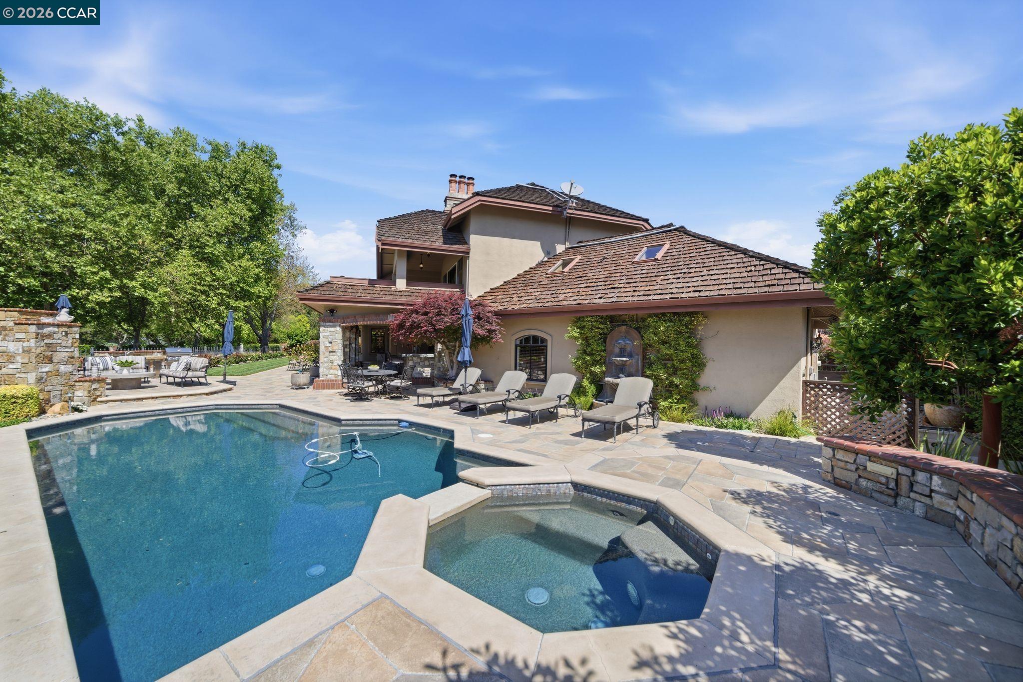 51 Red Cypress Ct