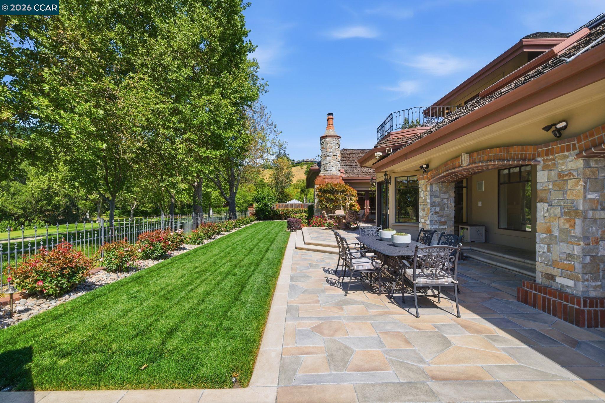 51 Red Cypress Ct