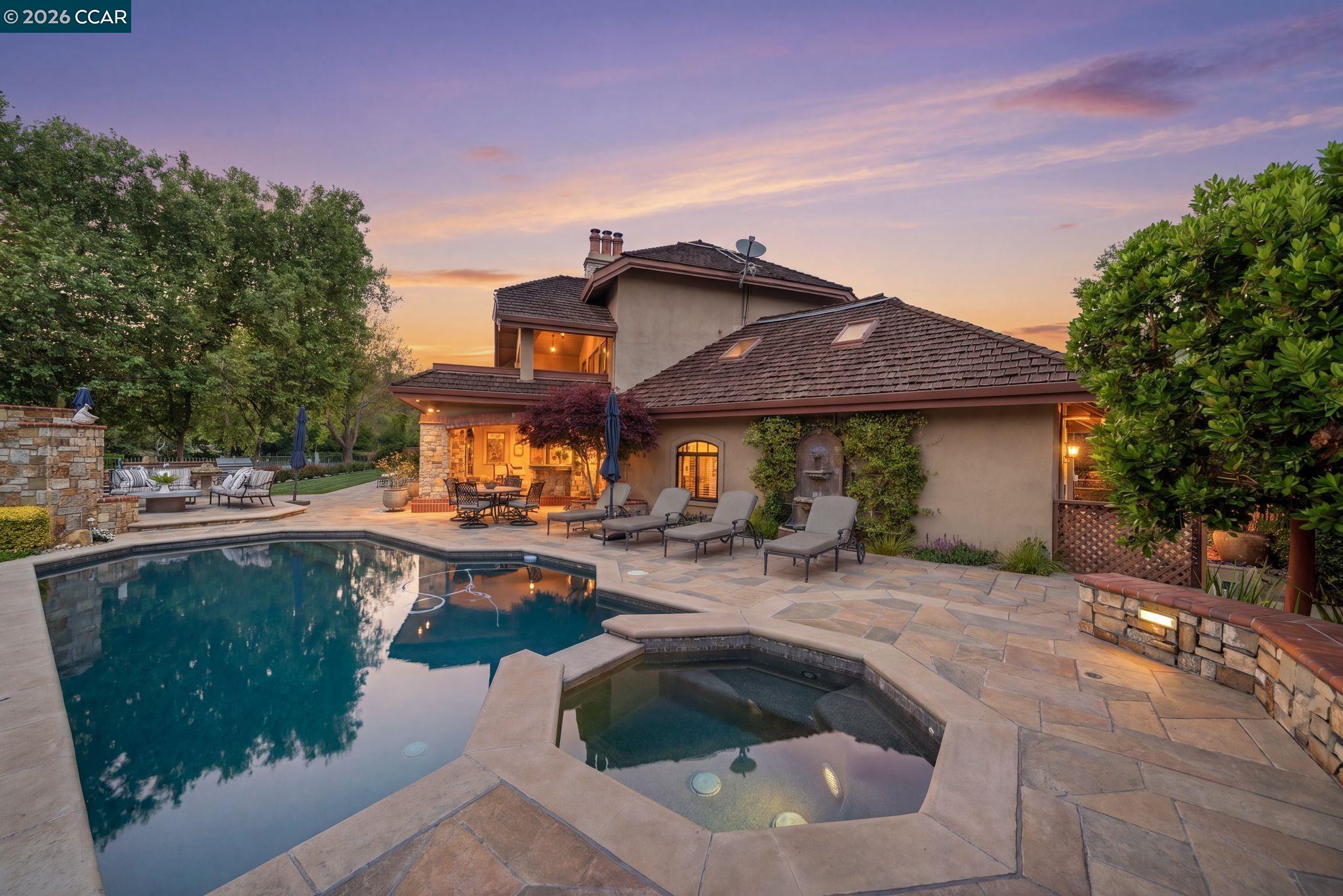 51 Red Cypress Ct