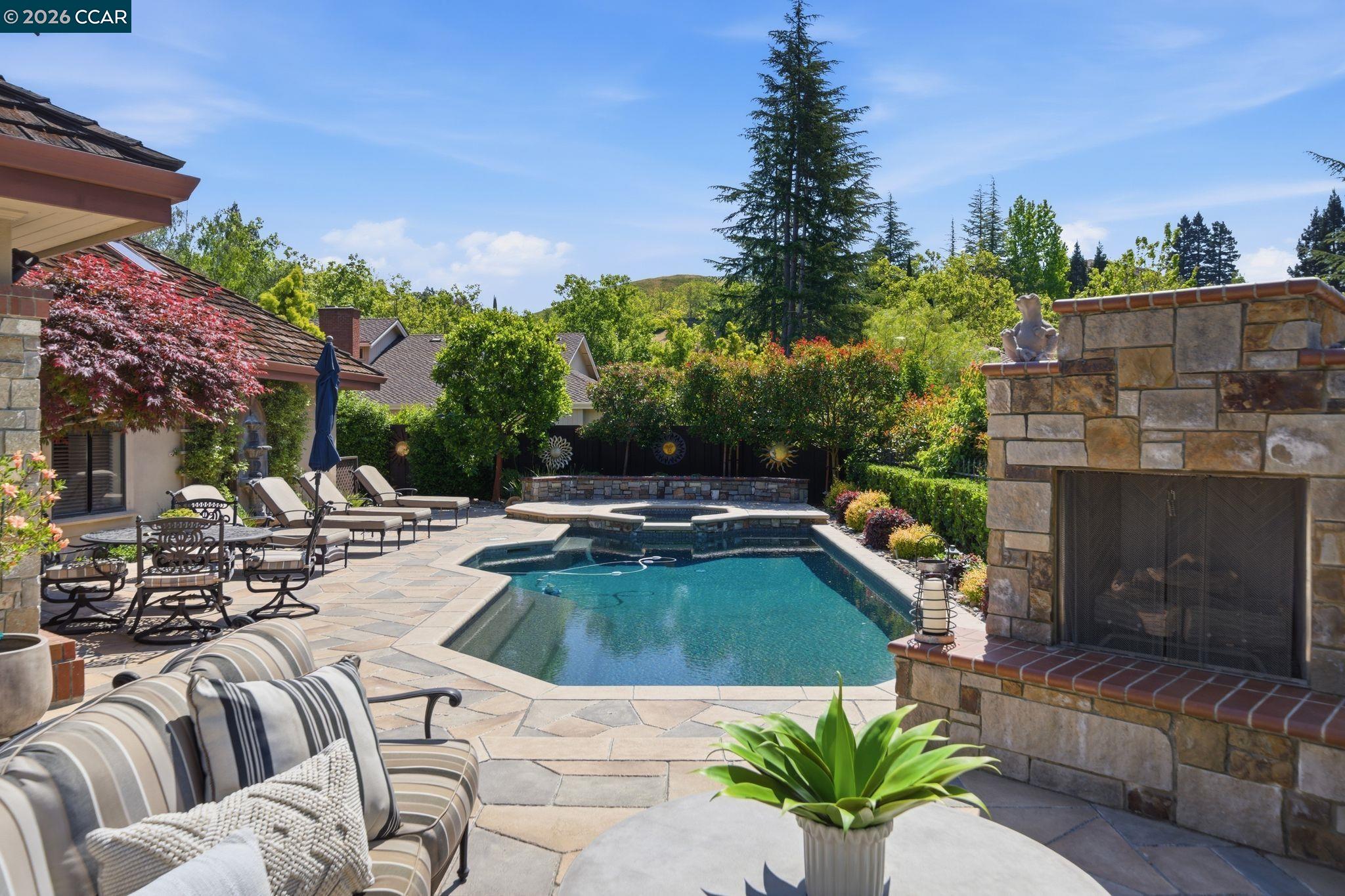 51 Red Cypress Ct