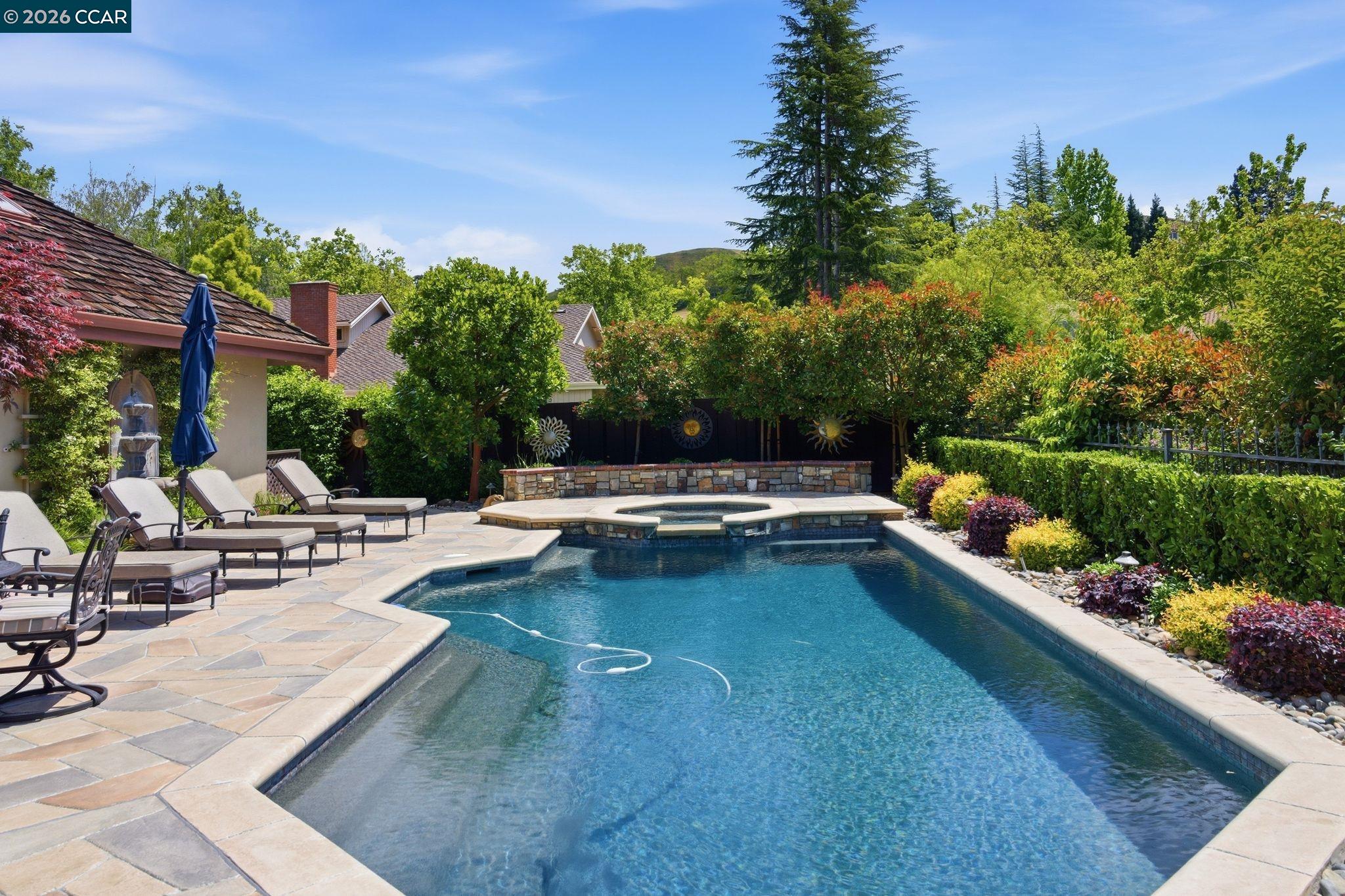 51 Red Cypress Ct