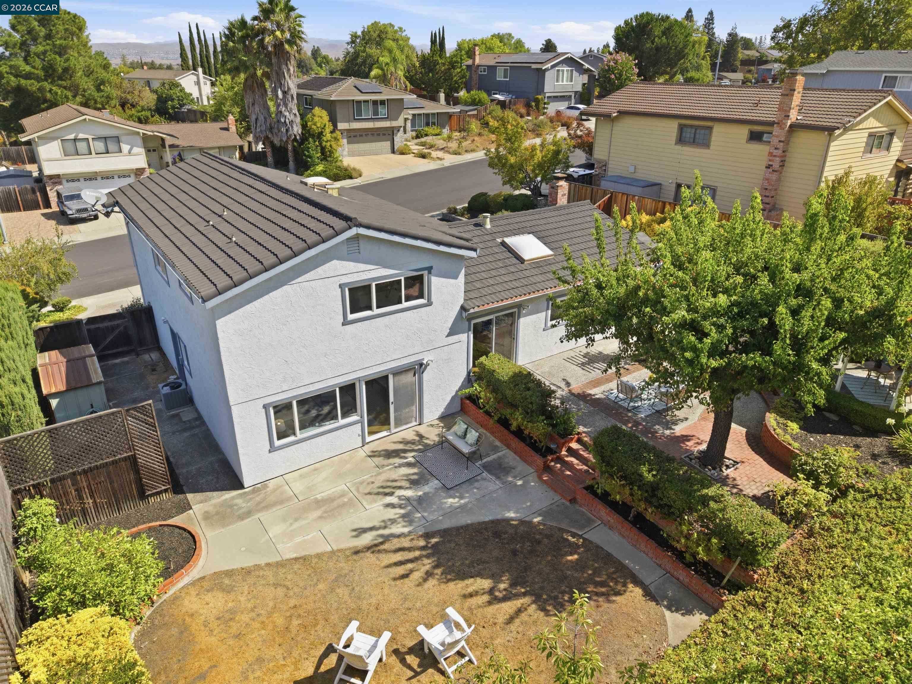3286 Burgundy Dr