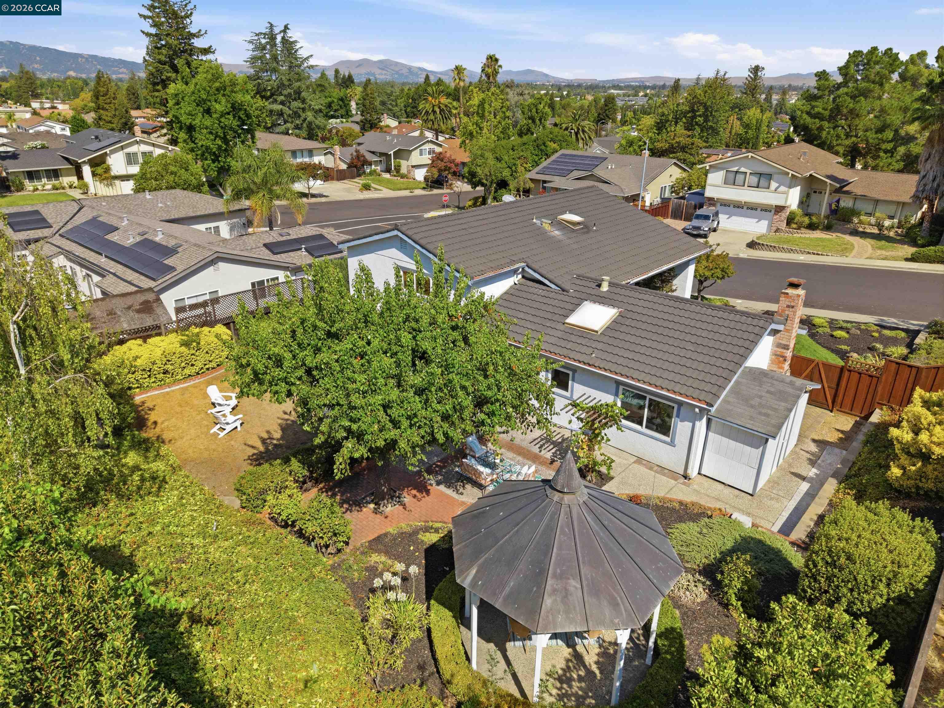 3286 Burgundy Dr