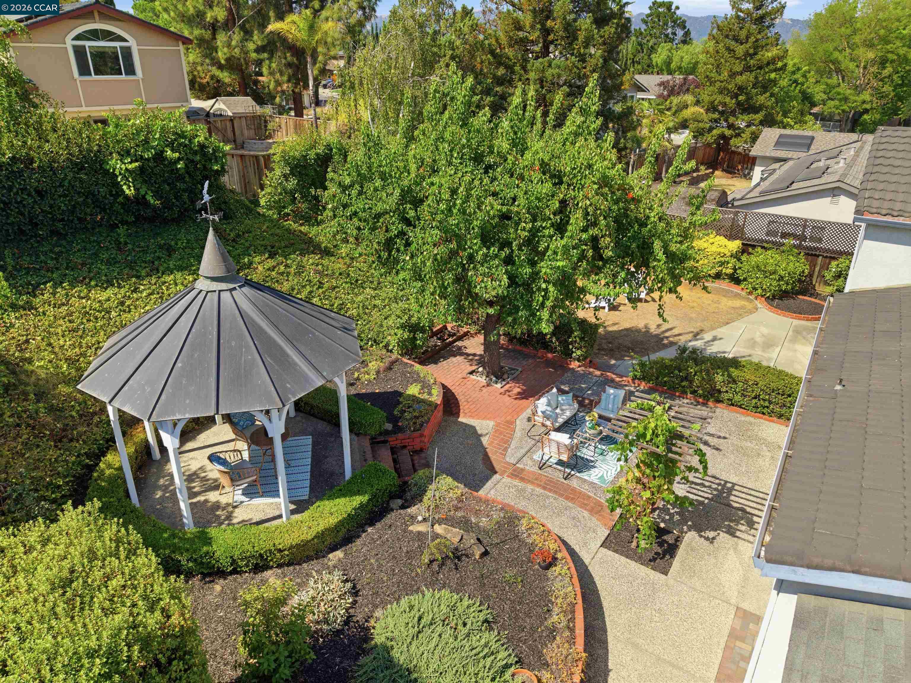 3286 Burgundy Dr