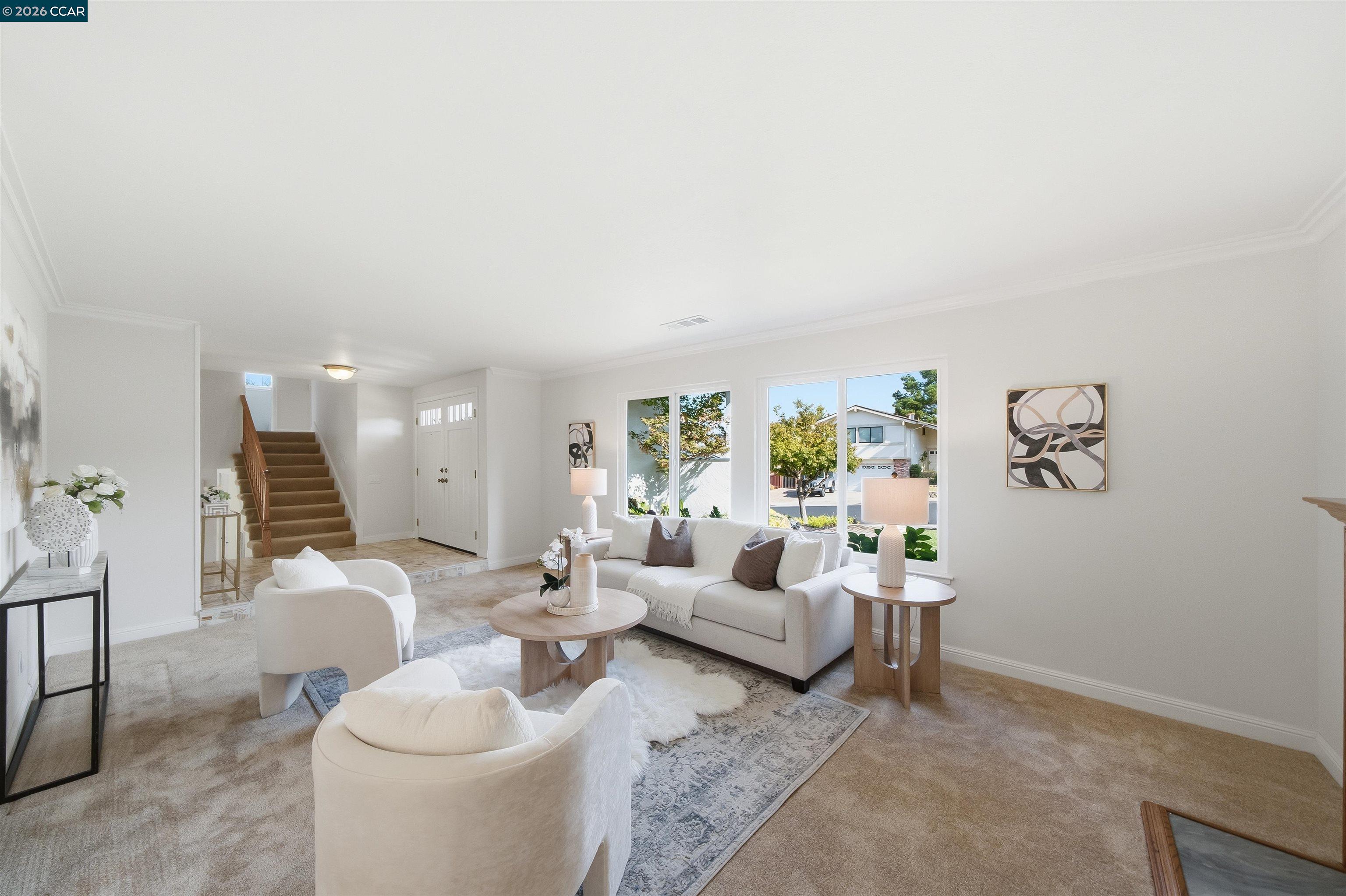 3286 Burgundy Dr