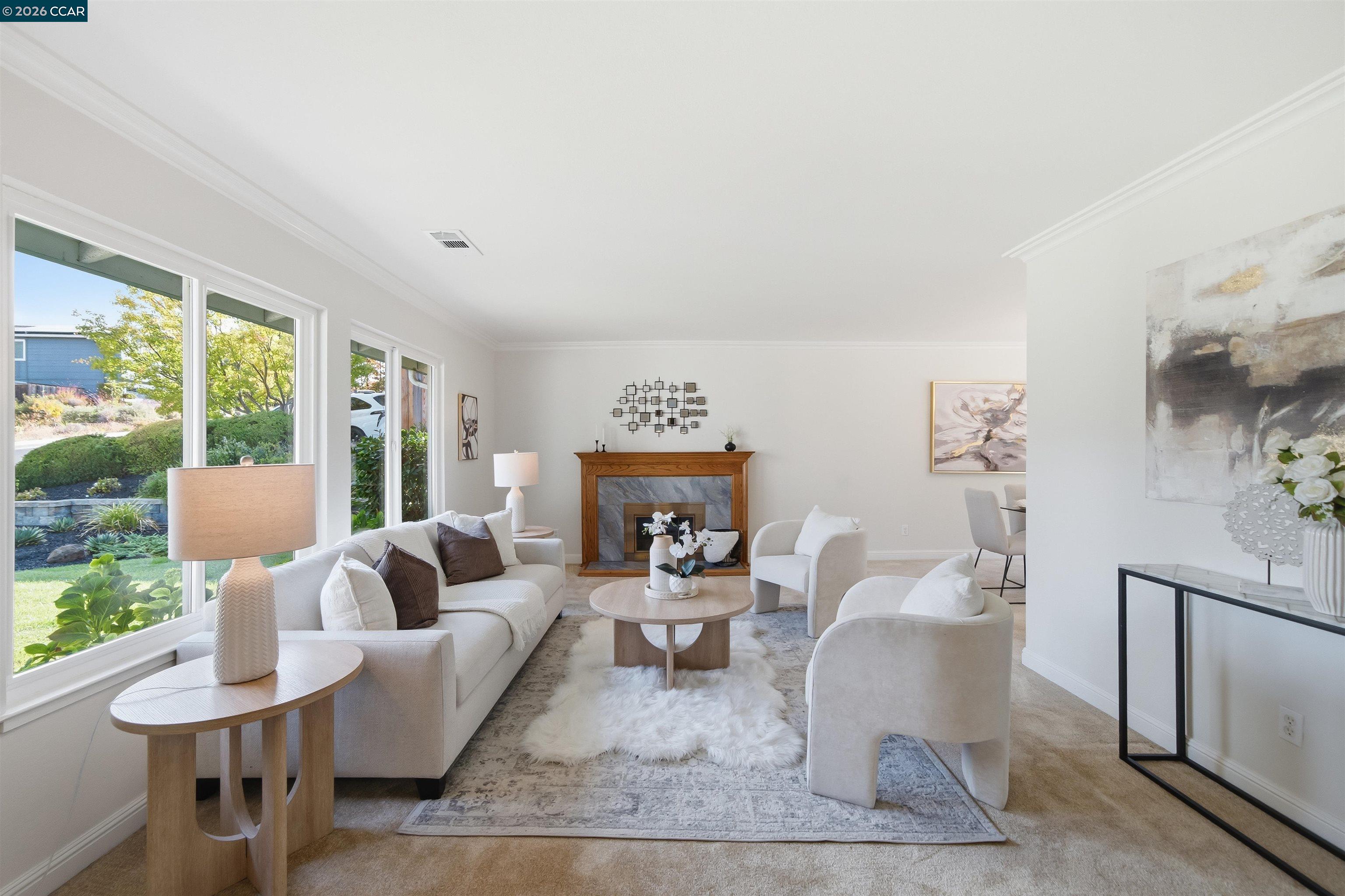 3286 Burgundy Dr