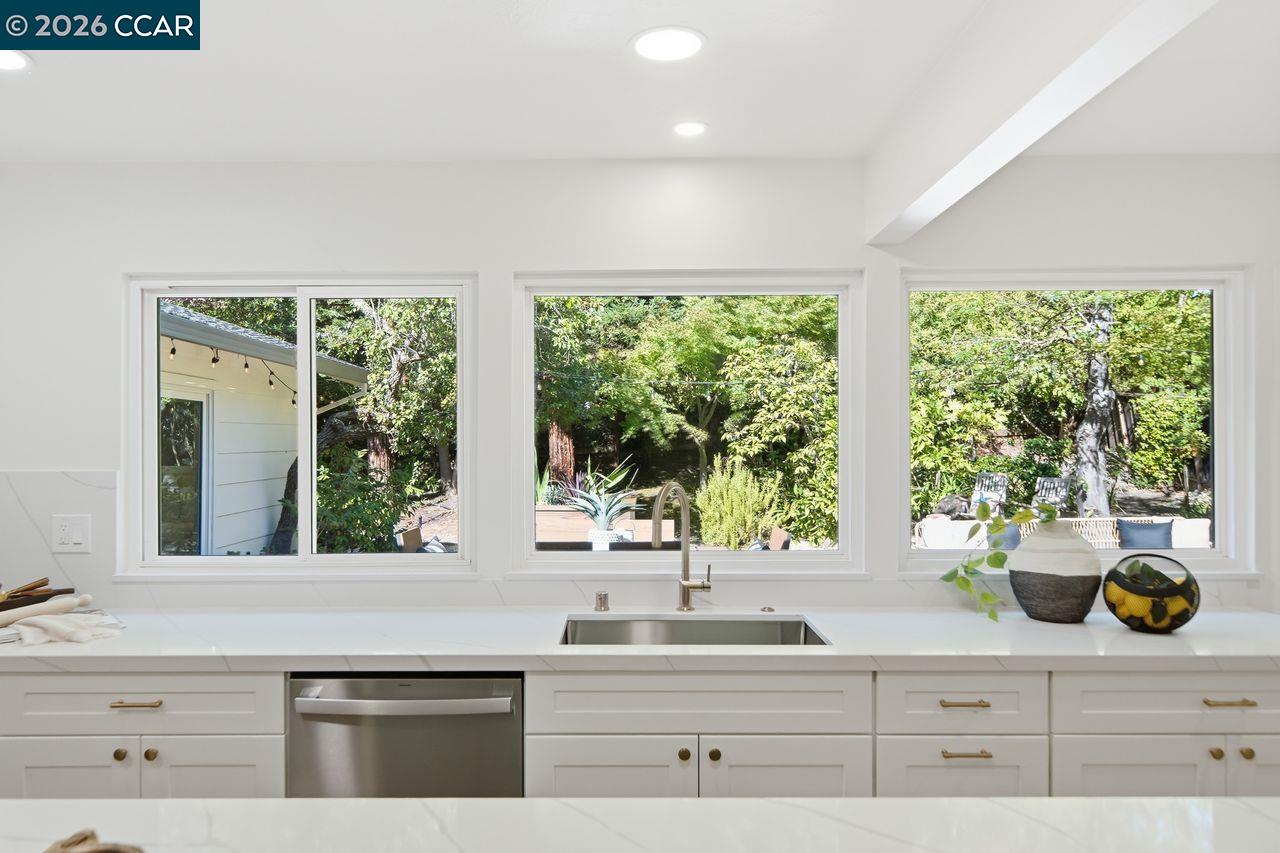 559 Old Orchard Dr