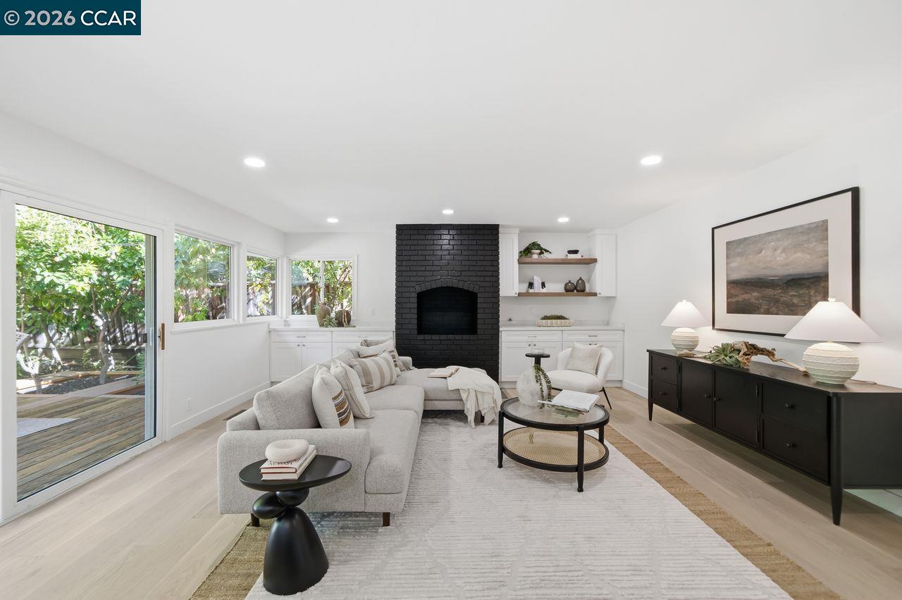 559 Old Orchard Dr