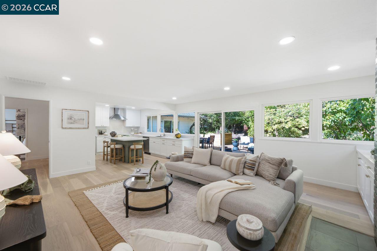 559 Old Orchard Dr