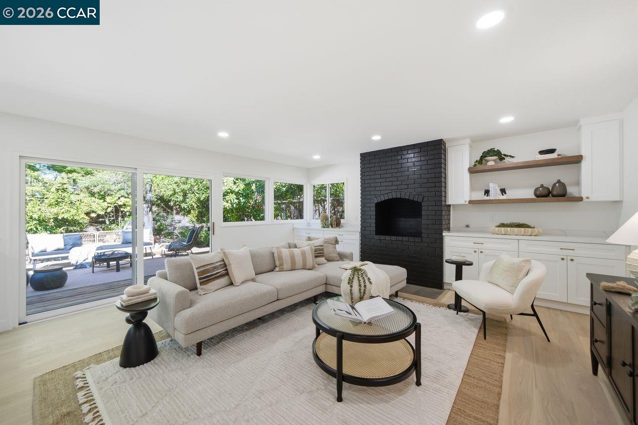 559 Old Orchard Dr