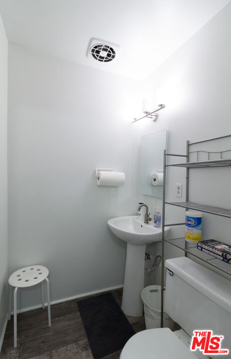 7000 S La Cienega Blvd Unit: 30