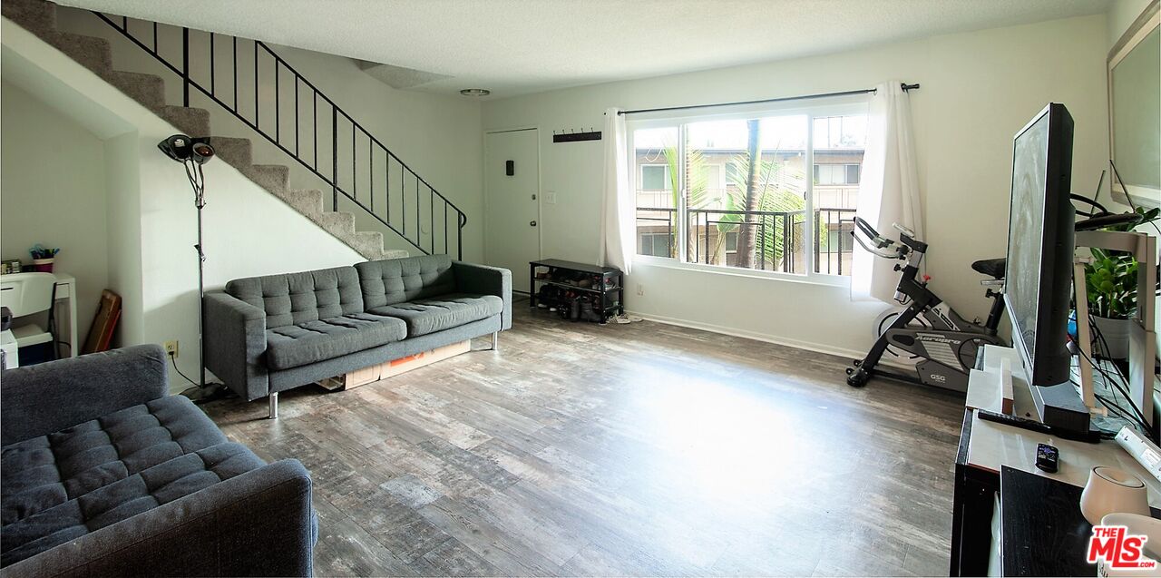7000 S La Cienega Blvd Unit: 30