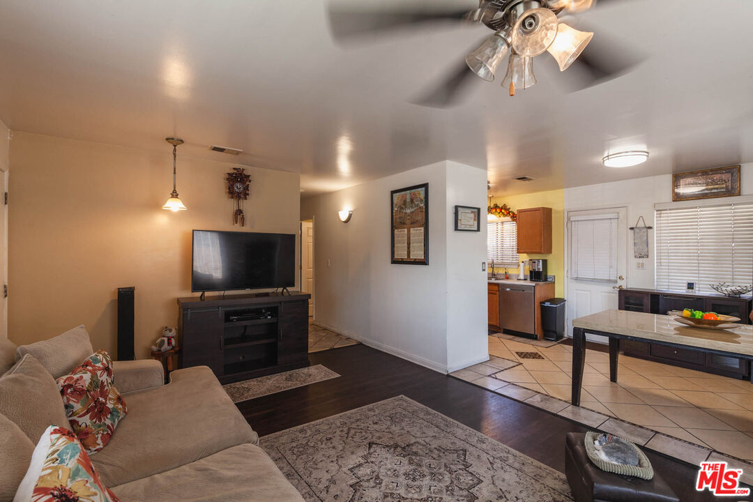 2531 Santa Ana S