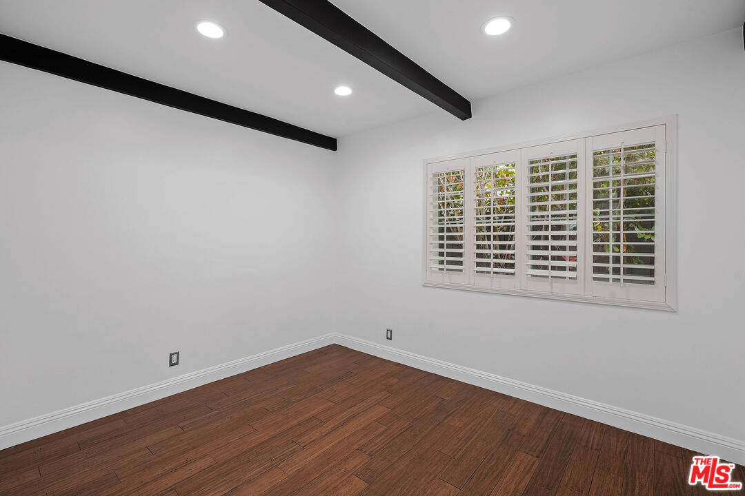1126 S Bundy Dr
