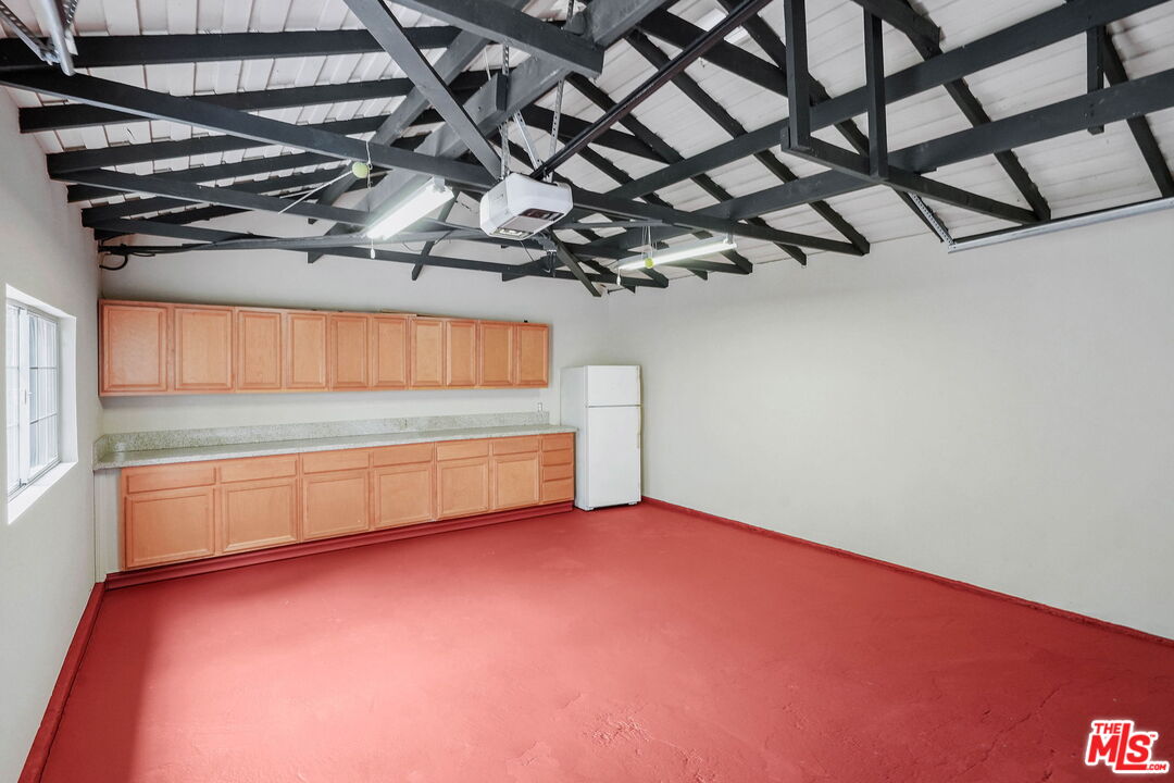 1126 S Bundy Dr